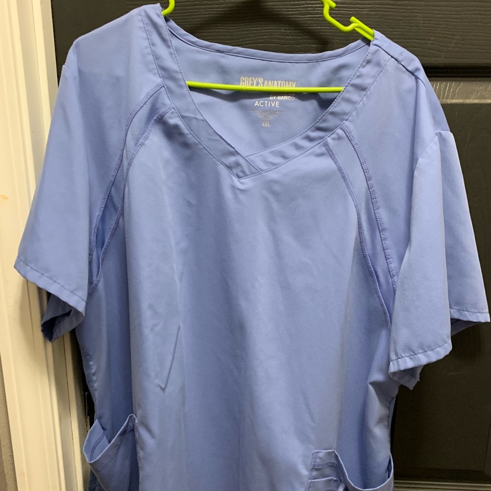 Grey’s Anatomy ceil blue active top 4x